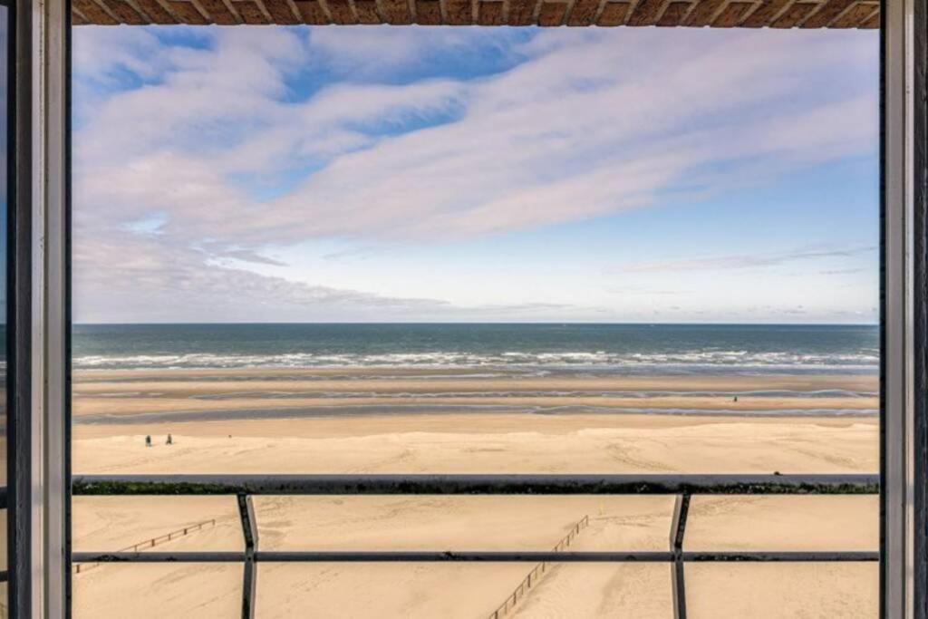 Appartment With Frontal Sea View With 3 Bedrooms Koksijde Exteriér fotografie