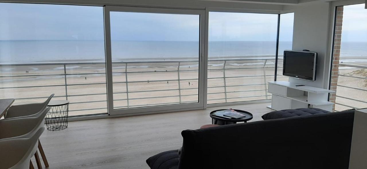 Appartment With Frontal Sea View With 3 Bedrooms Koksijde Exteriér fotografie