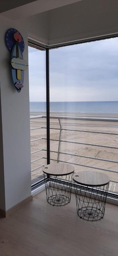 Appartment With Frontal Sea View With 3 Bedrooms Koksijde Exteriér fotografie