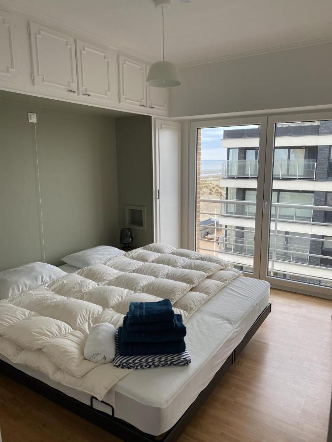 Appartment With Frontal Sea View With 3 Bedrooms Koksijde Exteriér fotografie