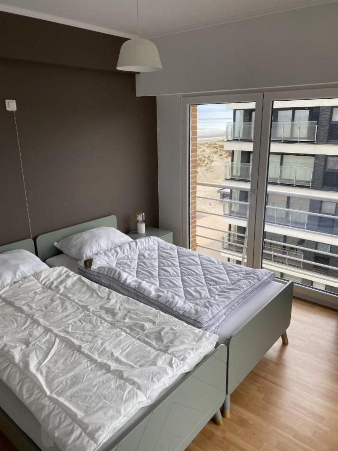 Appartment With Frontal Sea View With 3 Bedrooms Koksijde Exteriér fotografie