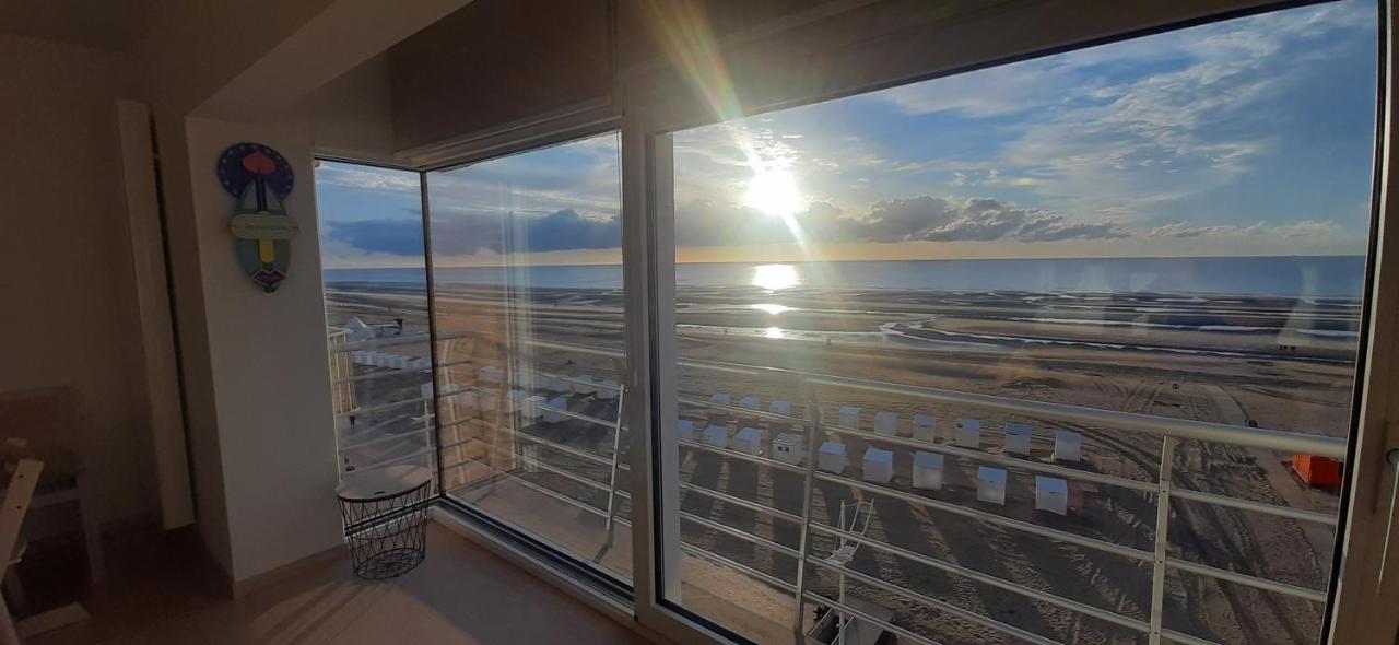 Appartment With Frontal Sea View With 3 Bedrooms Koksijde Exteriér fotografie